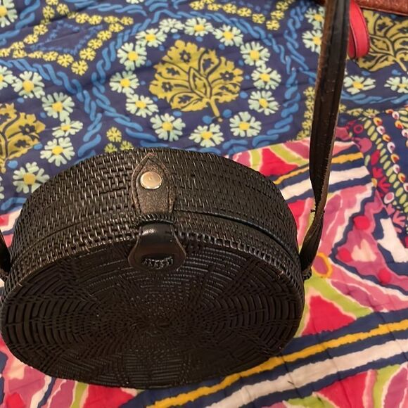 Woven Crossbody Purse - Picture 4 of 6